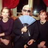 Carole Bouquet, Karl Lagerfeld et Kristin Scott-Thomas à Paris. Le 21 janvier 1998.