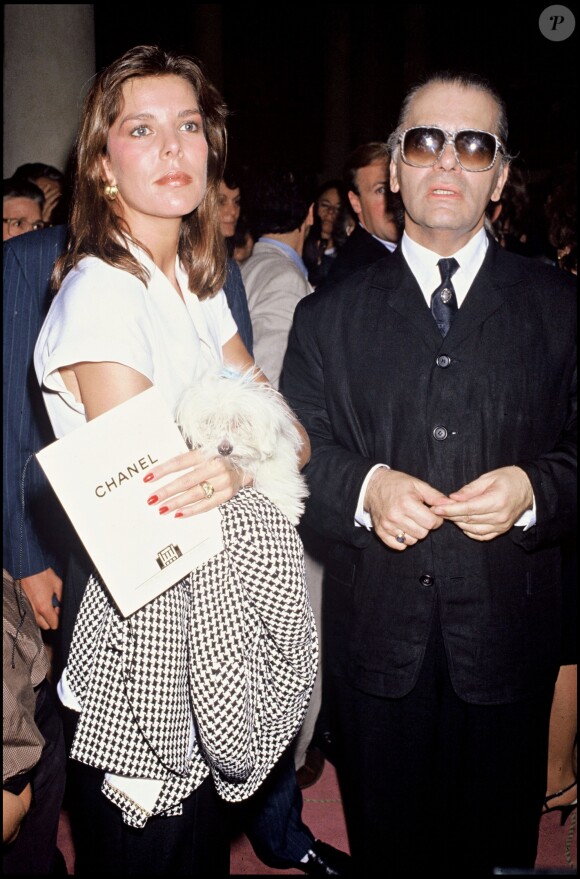 Caroline de Monaco et Karl Lagerfeld en juillet 1988 lors du défilé Chanel automne-hiver.