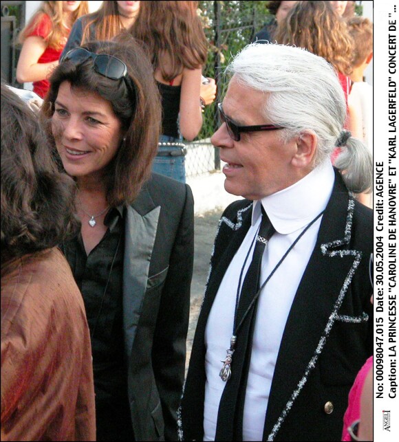 Karl Lagerfeld avec la princesse Caroline de Hanovre (Caroline de Monaco) en mai 2004 à Bayonne pour un concert d'Elton John.