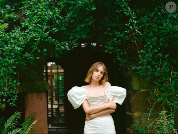Maya Hawke, la fille d'Uma Thurman et Ethan Hawke, figure sur le look book de la collection printemps-été 2019 de Zac Posen.
