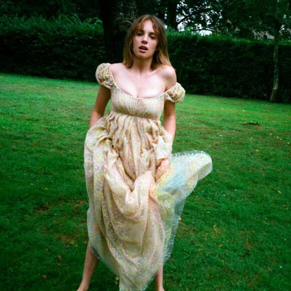 Maya Hawke, la fille d'Uma Thurman et Ethan Hawke, figure sur le look book de la collection printemps-été 2019 de Zac Posen.