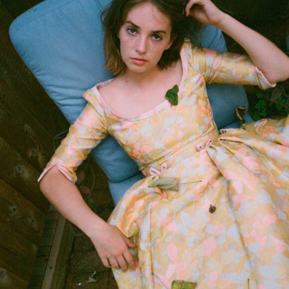 Maya Hawke, la fille d'Uma Thurman et Ethan Hawke, figure sur le look book de la collection printemps-été 2019 de Zac Posen.