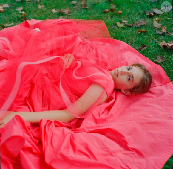 Maya Hawke, la fille d'Uma Thurman et Ethan Hawke, figure sur le look book de la collection printemps-été 2019 de Zac Posen.