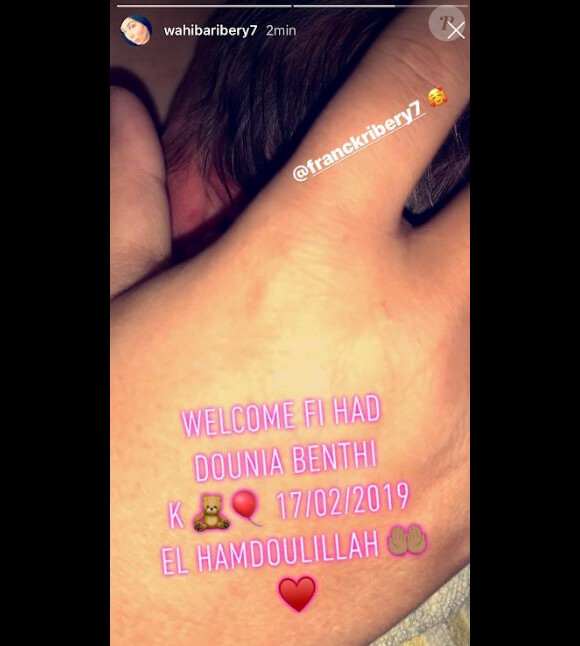 Wahiba Ribéry publie la première photo de son cinquième enfant, une petite fille, née le 17 février 2019. Photo publiée sur Instagram le 20 février 2019.