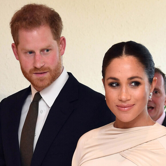 Le prince Harry, duc de Sussex, et Meghan Markle, duchesse de Sussex, enceinte assistent à une réception organisée par l'ambassadeur britannique au Maroc, à la résidence britannique de Rabat, le 24 février 2019.