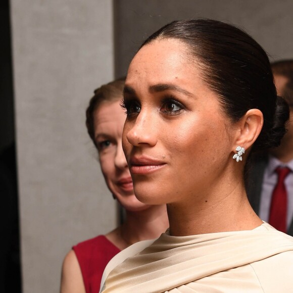 Le prince Harry, duc de Sussex, et Meghan Markle, duchesse de Sussex, enceinte assistent à une réception organisée par l'ambassadeur britannique au Maroc, à la résidence britannique de Rabat, le 24 février 2019.