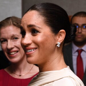 Le prince Harry, duc de Sussex, et Meghan Markle, duchesse de Sussex, enceinte assistent à une réception organisée par l'ambassadeur britannique au Maroc, à la résidence britannique de Rabat, le 24 février 2019.