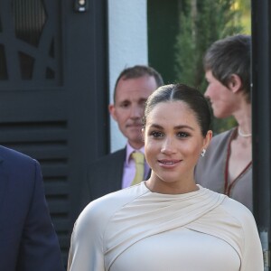 Le prince Harry, duc de Sussex, et Meghan Markle, duchesse de Sussex, enceinte assistent à une réception organisée par l'ambassadeur britannique au Maroc, à la résidence britannique de Rabat, le 24 février 2019.