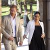 Le prince Harry, duc de Sussex, et Meghan Markle, duchesse de Sussex, enceinte, rencontrent des artisans marocains dans un parc avec des plantes exotique à Rabat, Maroc le 25 février 2019.