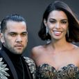Dani Alves et sa femme Joana Sanz - Les célébrités arrivent à la cérémonie des Trophées Fifa 2018 au Royal Festival Hall à Londres, Royaume Uni, le 25 septembre 2018. © Cyril Moreau/Bestimage