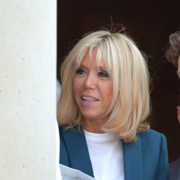 Stéphane Bern, chargé de mission pour le patrimoine, et la première dame Brigitte Macron - Lancement du Loto "Mission Patrimoine" au palais de l'Elysée à Paris, le 31 mai 2018. © Giancarlo Gorassini/Bestimage