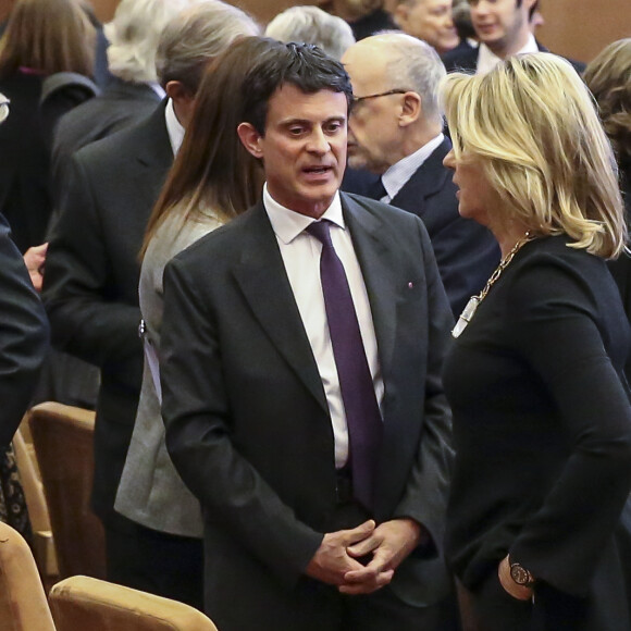 Manuel Valls et sa compagne Susana Gallardo lors de la soirée des Prix du Royaume d'Espagne pour les entreprises (Premio Reino de España a la Trayectoria Empresarial) à l'école de commerce Institut d'études supérieures de commerce (IESE) de Barcelone, Espagne, le 25 février 2019.