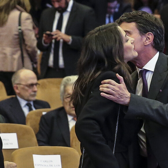 Ines Arrimadas et Manuel Valls lors de la soirée des Prix du Royaume d'Espagne pour les entreprises (Premio Reino de España a la Trayectoria Empresarial) à l'école de commerce Institut d'études supérieures de commerce (IESE) de Barcelone, Espagne, le 25 février 2019.