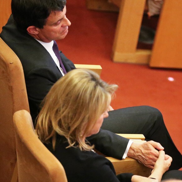 Manuel Valls et sa compagne Susana Gallardo lors de la soirée des Prix du Royaume d'Espagne pour les entreprises (Premio Reino de España a la Trayectoria Empresarial) à l'école de commerce Institut d'études supérieures de commerce (IESE) de Barcelone, Espagne, le 25 février 2019.