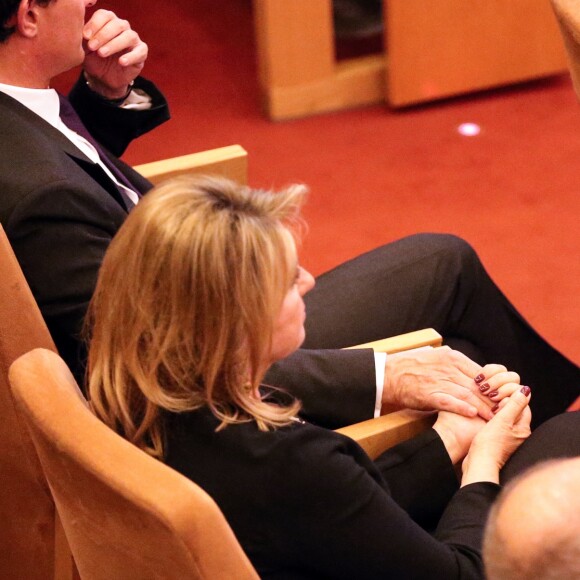 Manuel Valls et sa compagne Susana Gallardo lors de la soirée des Prix du Royaume d'Espagne pour les entreprises (Premio Reino de España a la Trayectoria Empresarial) à l'école de commerce Institut d'études supérieures de commerce (IESE) de Barcelone, Espagne, le 25 février 2019.