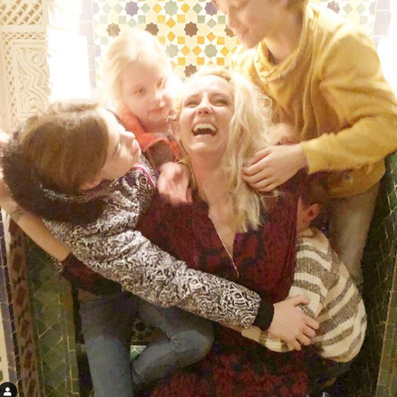 Elodie Gossuin et ses deux paires de jumeaux complices, le 27 février 2019.