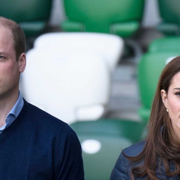 Kate Middleton, duchesse de Cambrudge, et le prince William à Windsor Park, à Belfast, le 27 février 2019 lors d'une rencontre avec la Irish Football Association.