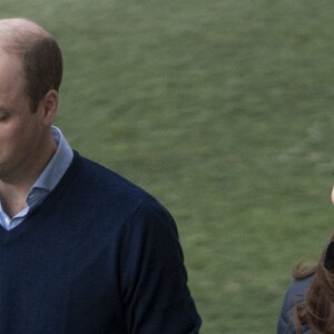 Kate Middleton, duchesse de Cambrudge, et le prince William à Windsor Park, à Belfast, le 27 février 2019 lors d'une rencontre avec la Irish Football Association.