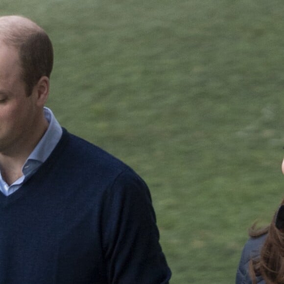 Kate Middleton, duchesse de Cambrudge, et le prince William à Windsor Park, à Belfast, le 27 février 2019 lors d'une rencontre avec la Irish Football Association.