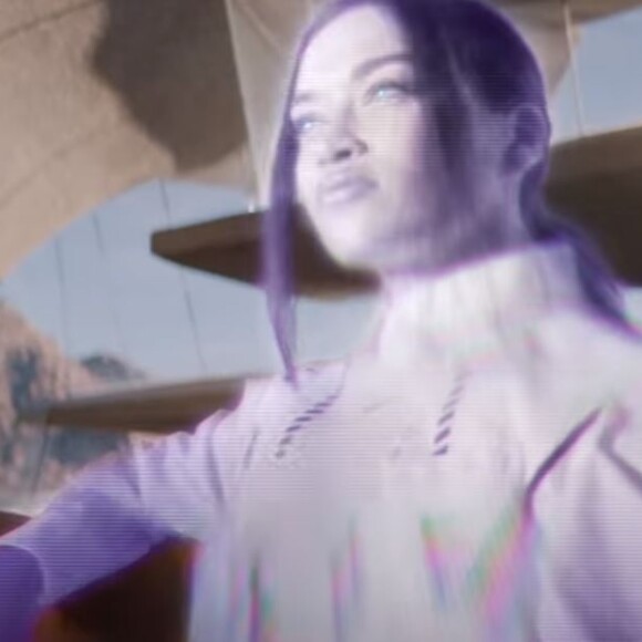 Extrait du clip Les planètes, de M. Pokora. Mars 2019.