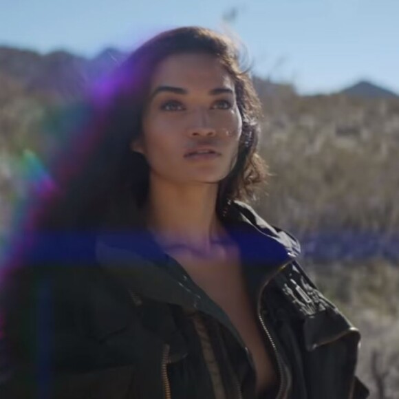 Extrait du clip Les planètes, de M. Pokora. Mars 2019.