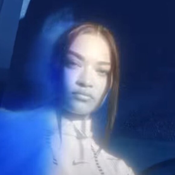 Extrait du clip Les planètes, de M. Pokora. Mars 2019.