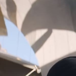 Extrait du clip Les planètes, de M. Pokora. Mars 2019.