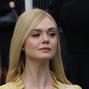 Elle Fanning - Défilé Miu Miu, collection prêt-à-porter automne-hiver 2019-2020 au Palais d'Iéna. Paris, le 5 mars 2019.