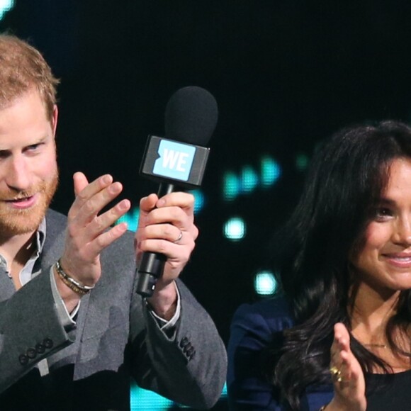 Le prince Harry et Meghan Markle réunis sur la scène du WE Day UK à Wembley, Londres, le 6 mars 2019.