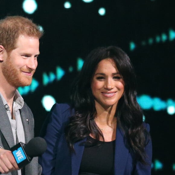 Le prince Harry et Meghan Markle réunis sur la scène du WE Day UK à Wembley, Londres, le 6 mars 2019.