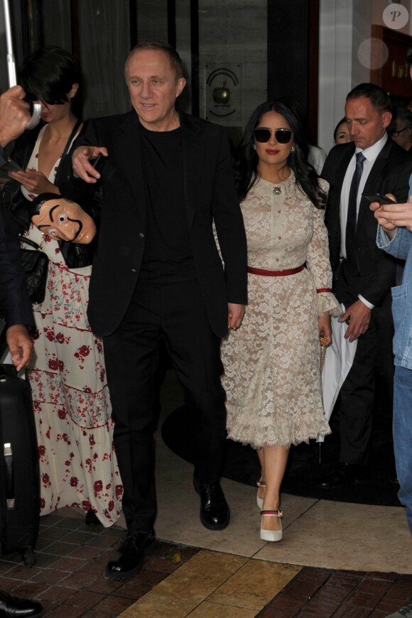 Salma Hayel et son mari François-Henri Pinault à la sortie de l'hôtel Majestic lors du 71ème Festival International du Film de Cannes, le 13 mai 2018.