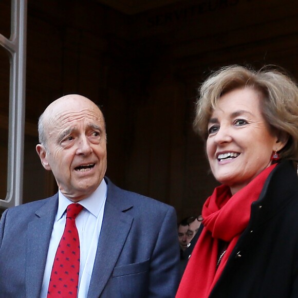 L'ancien premier ministre et maire de Bordeaux Alain Juppé et sa femme Isabelle recçoivent les Bordelais dans la cour de l'hôtel de ville avant de quitter définitivement le poste de maire afin d'être membre du conseil constitutionnel, le 7 Mars 2019 à Bordeaux. © Patrick Bernard-Fabien Cottereau/ Bestimage