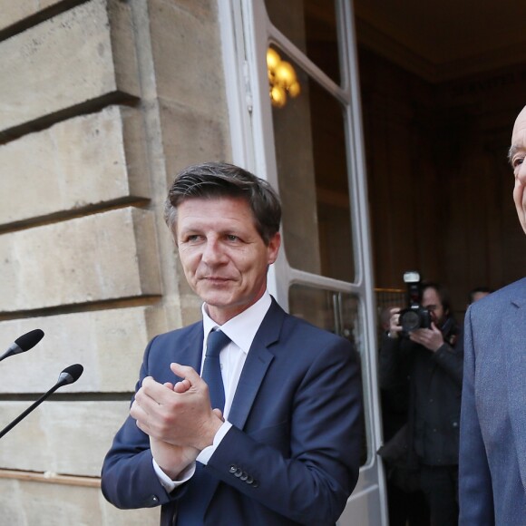 L'ancien premier ministre et maire de Bordeaux Alain Juppé et sa femme Isabelle recçoivent les Bordelais dans la cour de l'hôtel de ville avant de quitter définitivement le poste de maire afin d'être membre du conseil constitutionnel, le 7 Mars 2019 à Bordeaux. © Patrick Bernard-Fabien Cottereau/ Bestimage