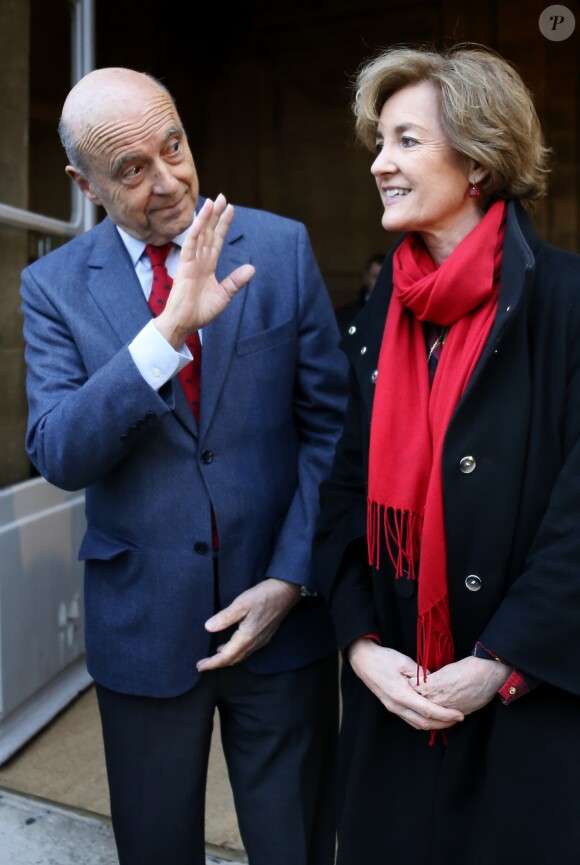 L'ancien premier ministre et maire de Bordeaux Alain Juppé et sa femme Isabelle recçoivent les Bordelais dans la cour de l'hôtel de ville avant de quitter définitivement le poste de maire afin d'être membre du conseil constitutionnel, le 7 Mars 2019 à Bordeaux. © Patrick Bernard-Fabien Cottereau/ Bestimage
