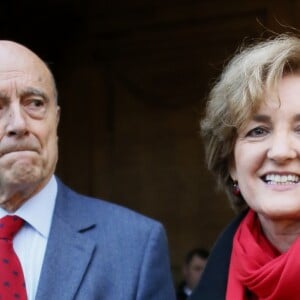 L'ancien premier ministre et maire de Bordeaux Alain Juppé et sa femme Isabelle recçoivent les Bordelais dans la cour de l'hôtel de ville avant de quitter définitivement le poste de maire afin d'être membre du conseil constitutionnel, le 7 Mars 2019 à Bordeaux. © Patrick Bernard-Fabien Cottereau/ Bestimage