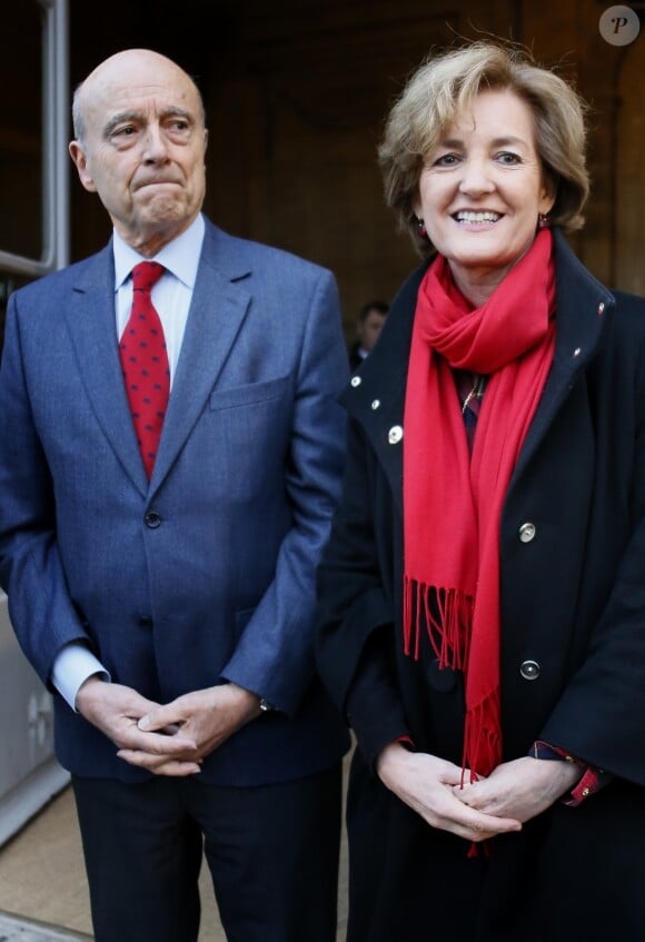 L'ancien premier ministre et maire de Bordeaux Alain Juppé et sa femme Isabelle recçoivent les Bordelais dans la cour de l'hôtel de ville avant de quitter définitivement le poste de maire afin d'être membre du conseil constitutionnel, le 7 Mars 2019 à Bordeaux. © Patrick Bernard-Fabien Cottereau/ Bestimage