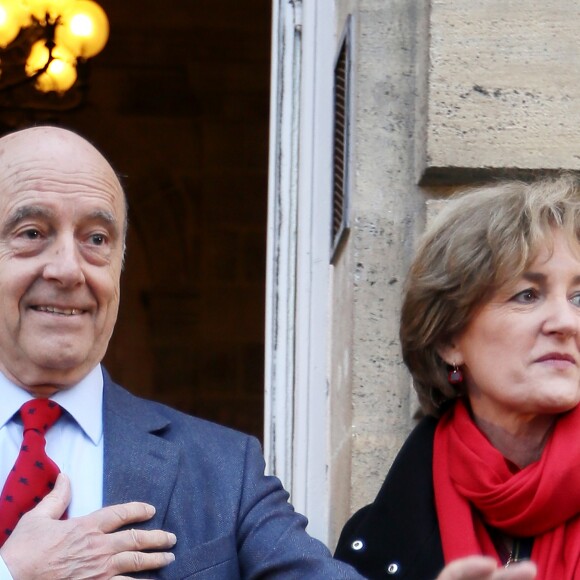 L'ancien premier ministre et maire de Bordeaux Alain Juppé et sa femme Isabelle recçoivent les Bordelais dans la cour de l'hôtel de ville avant de quitter définitivement le poste de maire afin d'être membre du conseil constitutionnel, le 7 Mars 2019 à Bordeaux. © Patrick Bernard-Fabien Cottereau/ Bestimage