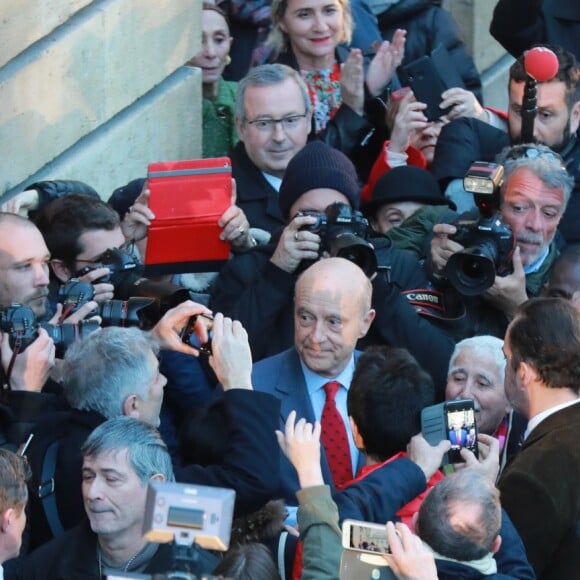 L'ancien premier ministre et maire de Bordeaux Alain Juppé et sa femme Isabelle recçoivent les Bordelais dans la cour de l'hôtel de ville avant de quitter définitivement le poste de maire afin d'être membre du conseil constitutionnel, le 7 Mars 2019 à Bordeaux. © Patrick Bernard-Fabien Cottereau/ Bestimage