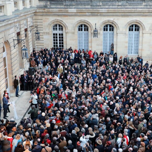 L'ancien premier ministre et maire de Bordeaux Alain Juppé et sa femme Isabelle recçoivent les Bordelais dans la cour de l'hôtel de ville avant de quitter définitivement le poste de maire afin d'être membre du conseil constitutionnel, le 7 Mars 2019 à Bordeaux. © Patrick Bernard-Fabien Cottereau/ Bestimage