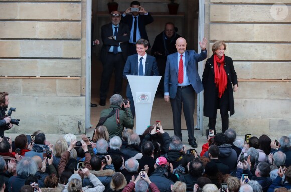 L'ancien premier ministre et maire de Bordeaux Alain Juppé et sa femme Isabelle recçoivent les Bordelais dans la cour de l'hôtel de ville avant de quitter définitivement le poste de maire afin d'être membre du conseil constitutionnel, le 7 Mars 2019 à Bordeaux. © Patrick Bernard-Fabien Cottereau/ Bestimage