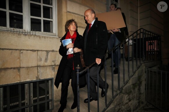 L'ancien premier ministre et maire de Bordeaux Alain Juppé et sa femme Isabelle recçoivent les Bordelais dans la cour de l'hôtel de ville avant de quitter définitivement le poste de maire afin d'être membre du conseil constitutionnel, le 7 Mars 2019 à Bordeaux. © Patrick Bernard-Fabien Cottereau/ Bestimage