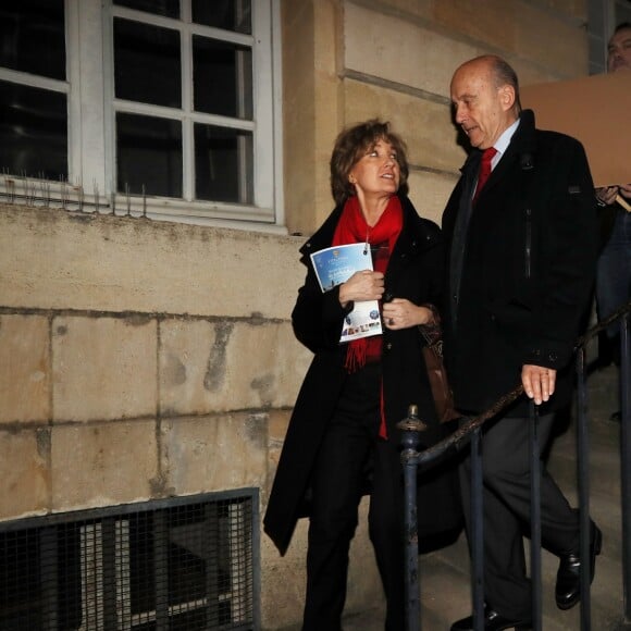 L'ancien premier ministre et maire de Bordeaux Alain Juppé et sa femme Isabelle recçoivent les Bordelais dans la cour de l'hôtel de ville avant de quitter définitivement le poste de maire afin d'être membre du conseil constitutionnel, le 7 Mars 2019 à Bordeaux. © Patrick Bernard-Fabien Cottereau/ Bestimage