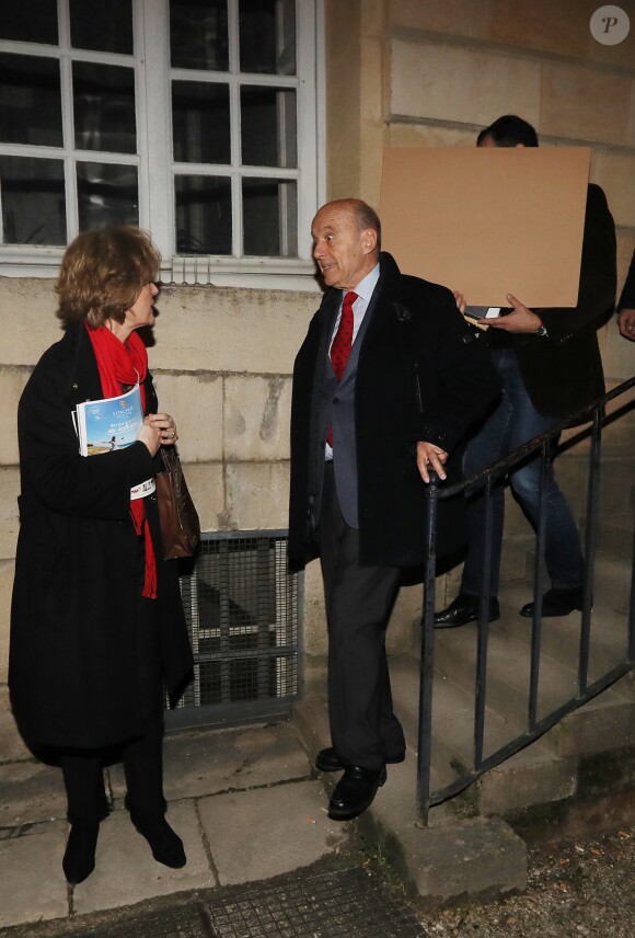 L'ancien premier ministre et maire de Bordeaux Alain Juppé et sa femme Isabelle recçoivent les Bordelais dans la cour de l'hôtel de ville avant de quitter définitivement le poste de maire afin d'être membre du conseil constitutionnel, le 7 Mars 2019 à Bordeaux. © Patrick Bernard-Fabien Cottereau/ Bestimage
