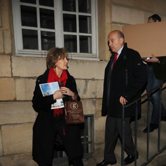 L'ancien premier ministre et maire de Bordeaux Alain Juppé et sa femme Isabelle recçoivent les Bordelais dans la cour de l'hôtel de ville avant de quitter définitivement le poste de maire afin d'être membre du conseil constitutionnel, le 7 Mars 2019 à Bordeaux. © Patrick Bernard-Fabien Cottereau/ Bestimage