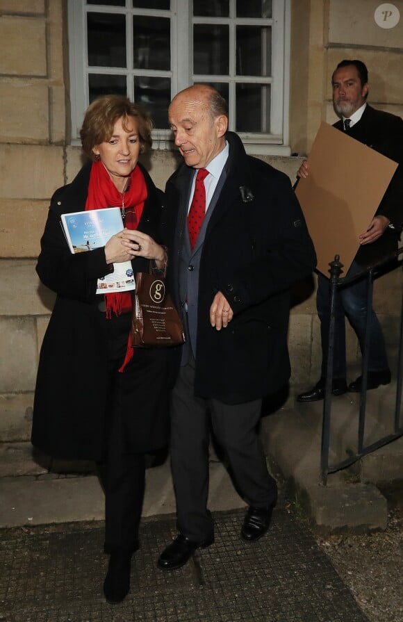 L'ancien premier ministre et maire de Bordeaux Alain Juppé et sa femme Isabelle recçoivent les Bordelais dans la cour de l'hôtel de ville avant de quitter définitivement le poste de maire afin d'être membre du conseil constitutionnel, le 7 Mars 2019 à Bordeaux. © Patrick Bernard-Fabien Cottereau/ Bestimage