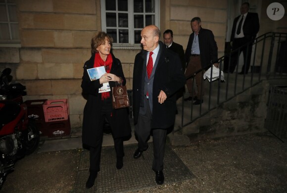 L'ancien premier ministre et maire de Bordeaux Alain Juppé et sa femme Isabelle recçoivent les Bordelais dans la cour de l'hôtel de ville avant de quitter définitivement le poste de maire afin d'être membre du conseil constitutionnel, le 7 Mars 2019 à Bordeaux. © Patrick Bernard-Fabien Cottereau/ Bestimage