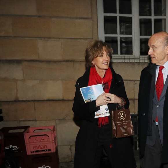 L'ancien premier ministre et maire de Bordeaux Alain Juppé et sa femme Isabelle recçoivent les Bordelais dans la cour de l'hôtel de ville avant de quitter définitivement le poste de maire afin d'être membre du conseil constitutionnel, le 7 Mars 2019 à Bordeaux. © Patrick Bernard-Fabien Cottereau/ Bestimage