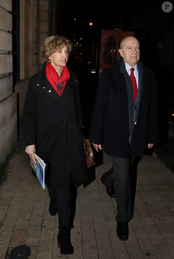 L'ancien premier ministre et maire de Bordeaux Alain Juppé et sa femme Isabelle recçoivent les Bordelais dans la cour de l'hôtel de ville avant de quitter définitivement le poste de maire afin d'être membre du conseil constitutionnel, le 7 Mars 2019 à Bordeaux. © Patrick Bernard-Fabien Cottereau/ Bestimage