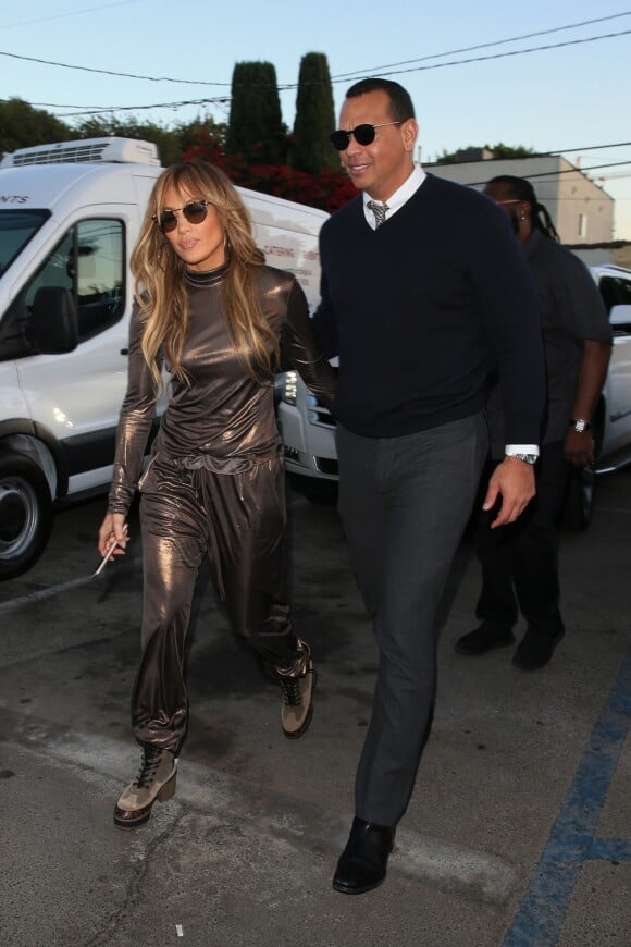 Exclusif - Jennifer Lopez et son compagnon Alex Rodriguez sont allés diner au restaurant Craig à West Hollywood, le 11 octobre 2018.