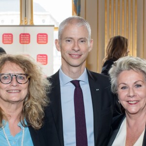 Franck Riester, ministre de la culture et Francoise Laborde lors de la signature au ministère de la Culture de la Charte PFDM " Pour les femmes dans les médias ", contre le harcèlement et les agissements sexistes dans les médias le 13 mars 2019. ©Cyril Moreau / Bestimage